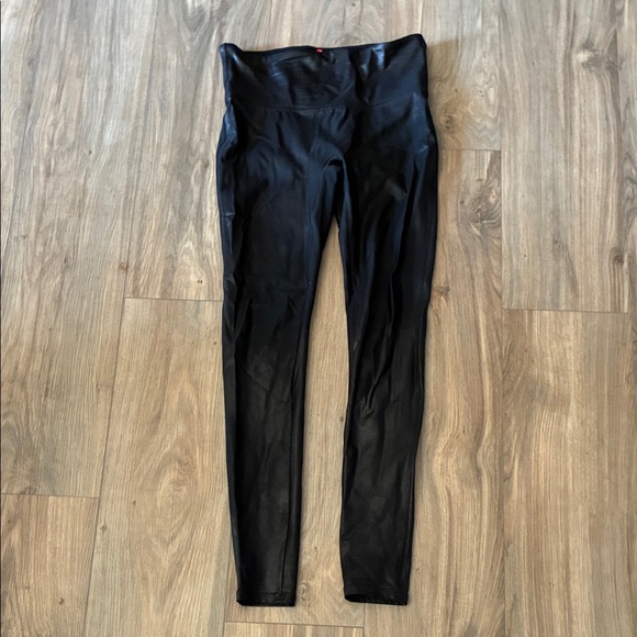 SPANX Pants - SPANX FAUX LEATHER LEGGINGS MEDIUM SIZE